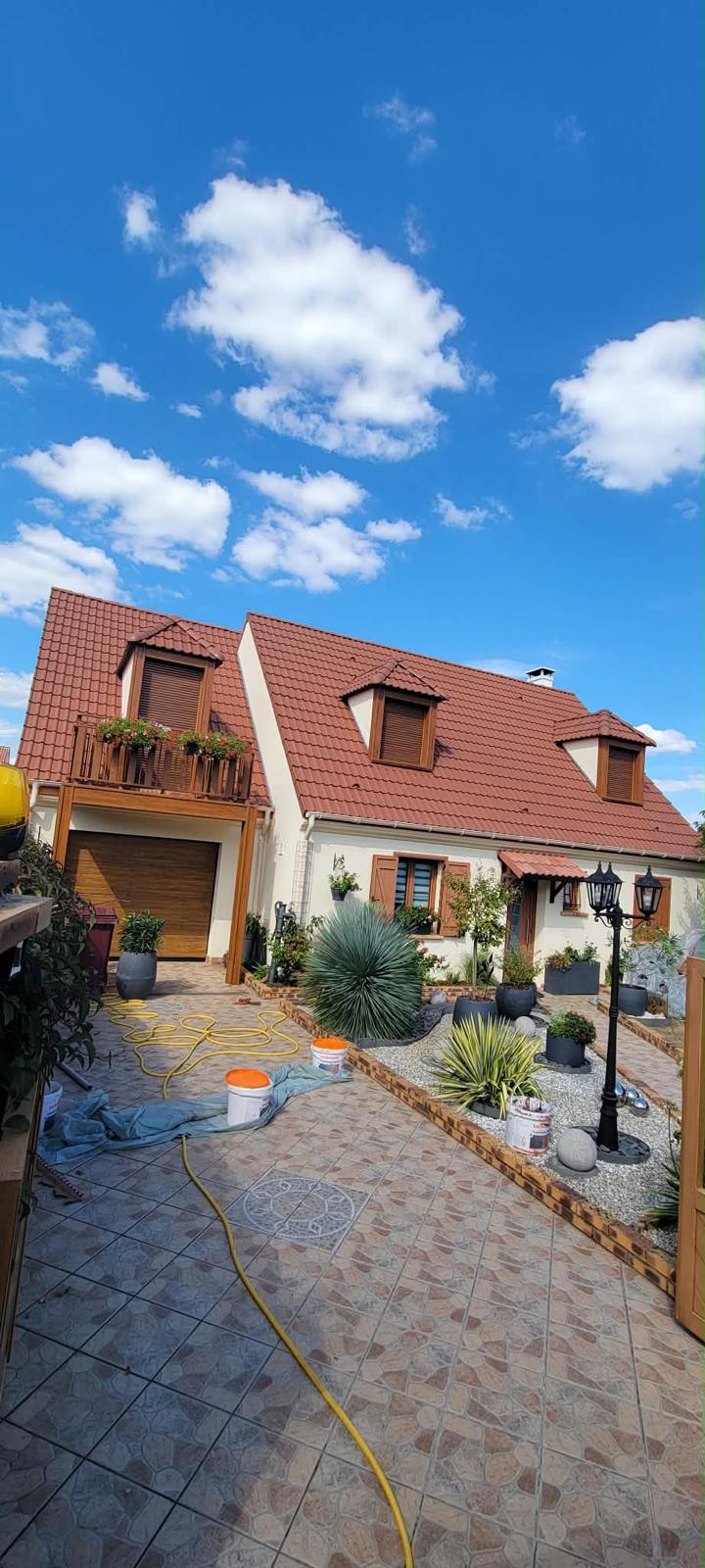 Vue extérieure de maison — réalisation RENOVAL PLUS